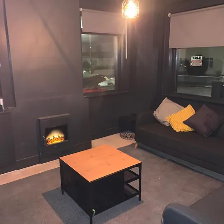 - No 12 -new Boutique - Fully Renovated December 2023 - - 6 Bedrooms - 6 En Suites Free Parking * גלוואיי